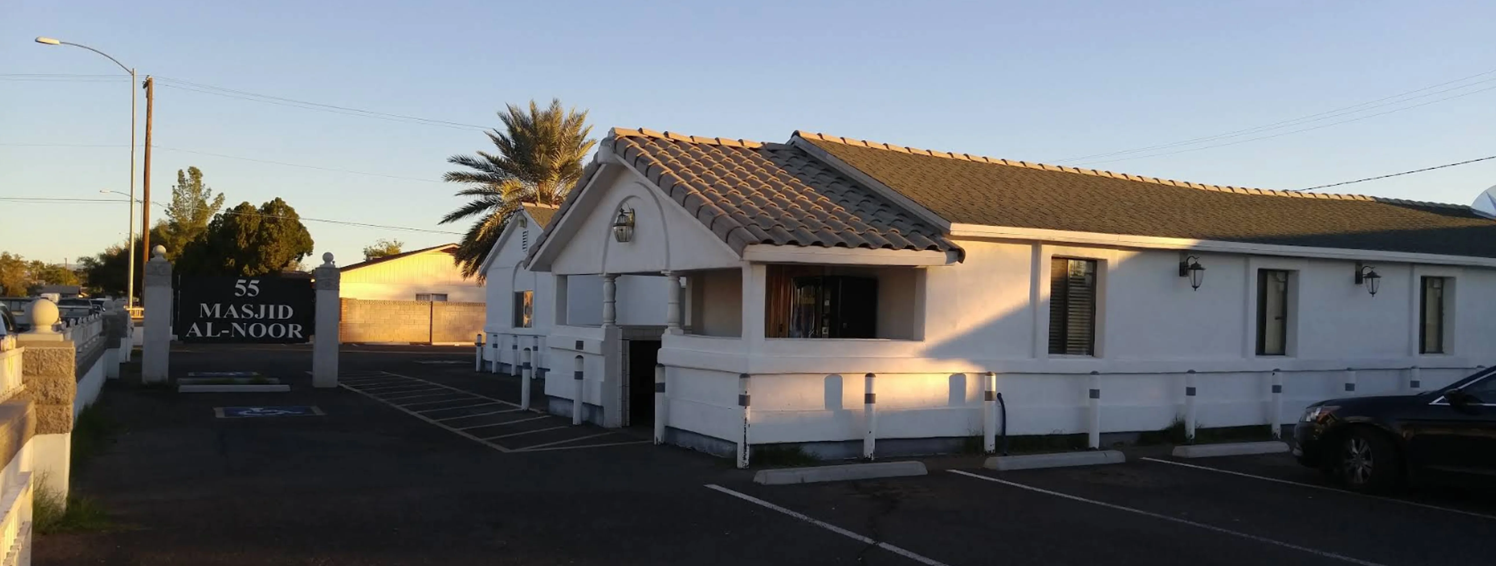 Exterior view of Al-Noor Mosque Mesa building